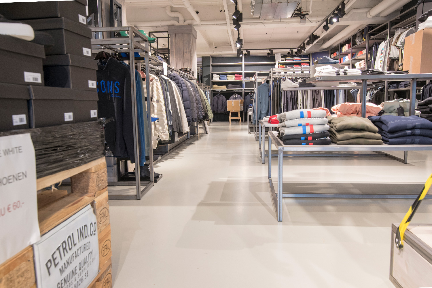 winkelvloeren: Mike's project door Sharp Gietvloeren