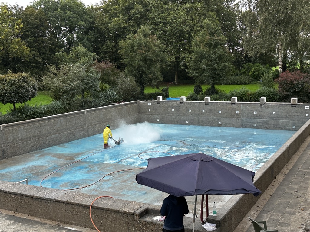 Prep zwembadvloer aanleggen