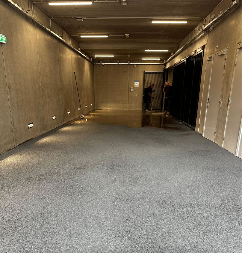 Hellingbaan vloeren aanleggen