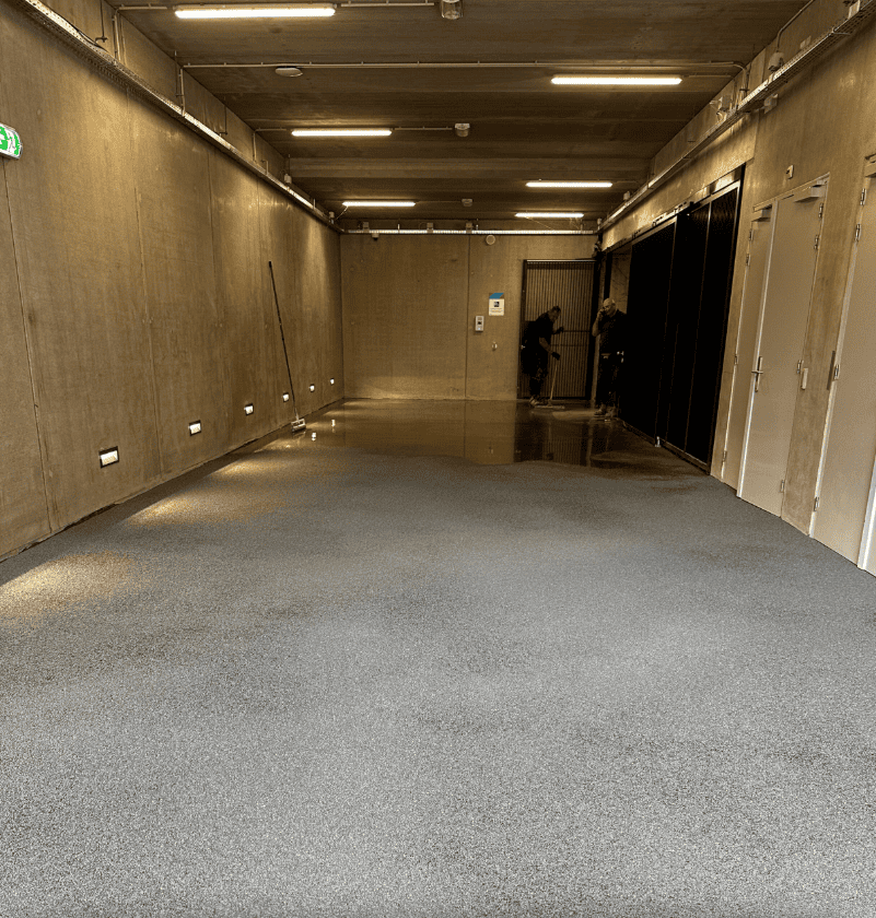 Hellingbaan vloeren aanleggen